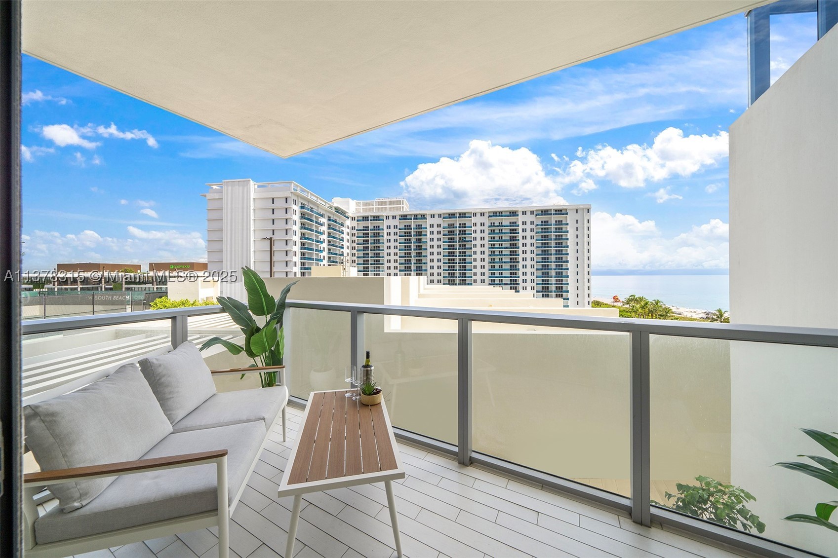 2201 Collins Ave #811, Miami Beach FL 33139