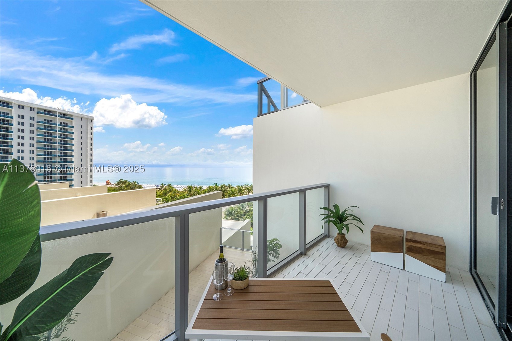 2201 Collins Ave #811, Miami Beach FL 33139