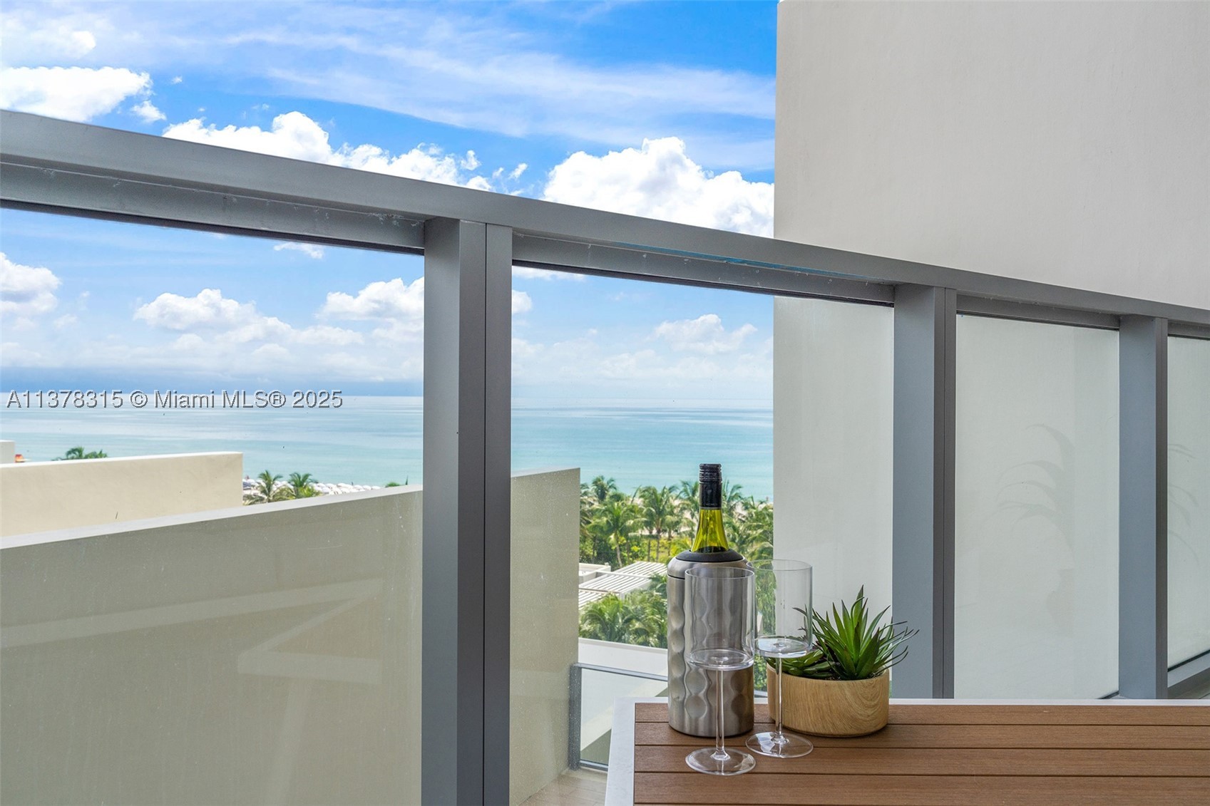 2201 Collins Ave #811, Miami Beach FL 33139