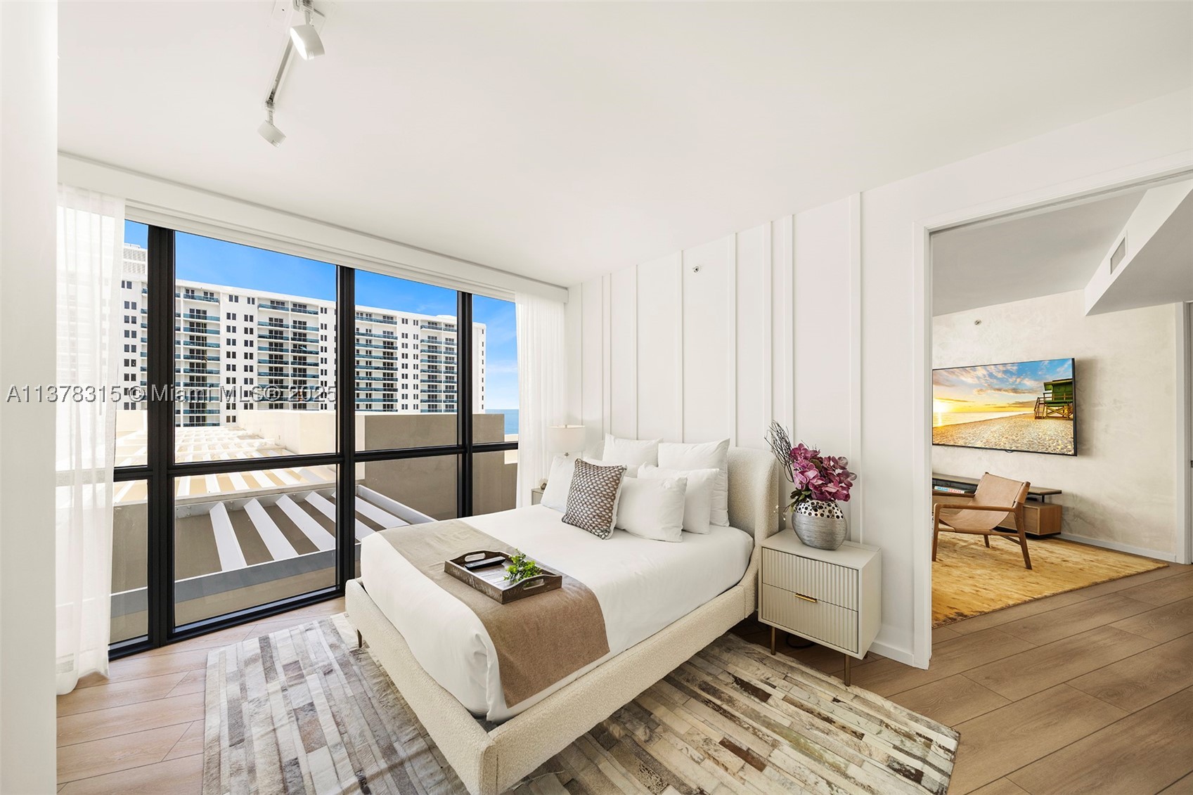 2201 Collins Ave #811, Miami Beach FL 33139
