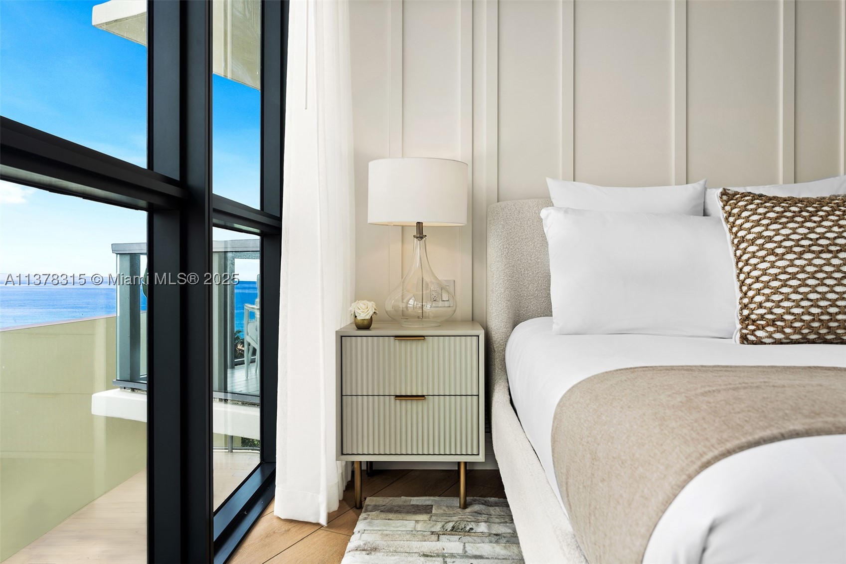 2201 Collins Ave #811, Miami Beach FL 33139