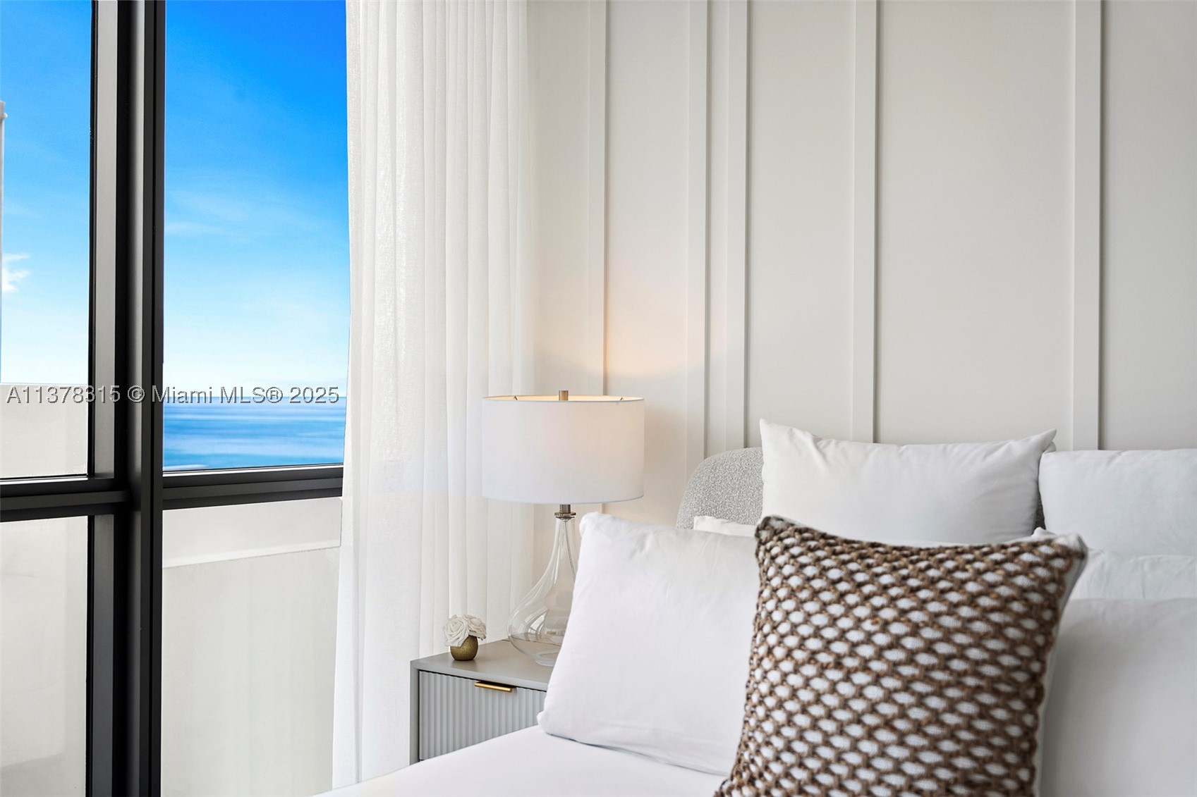 2201 Collins Ave #811, Miami Beach FL 33139