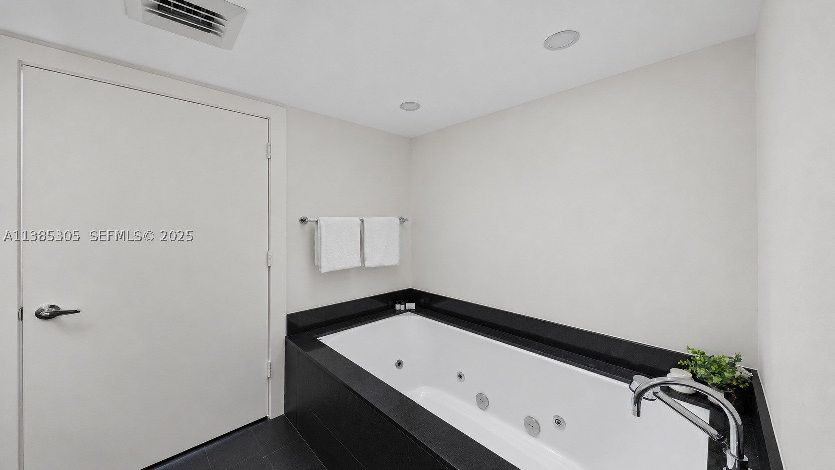 101 20th St #3903, Miami Beach FL 33139