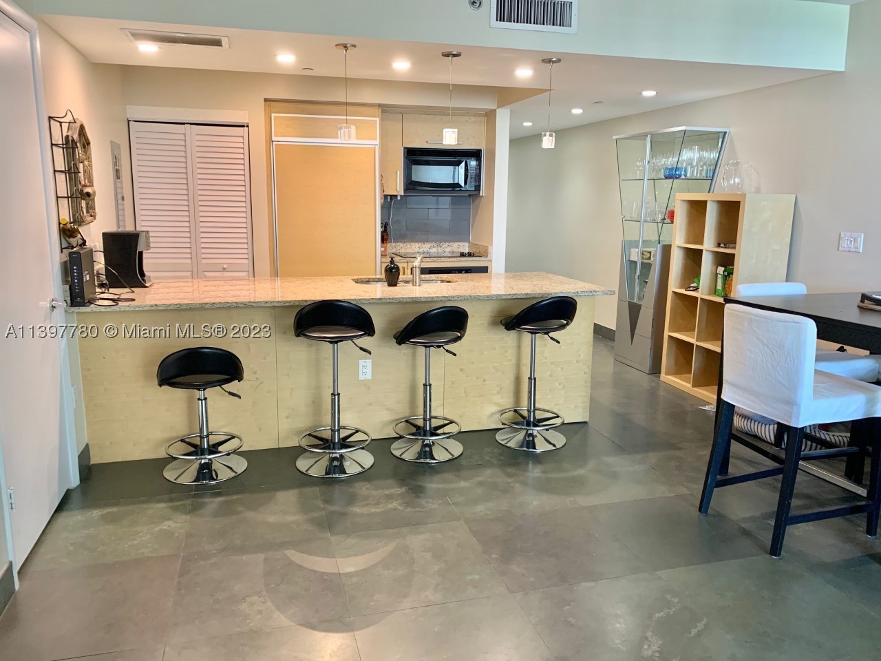 1830 S Ocean Dr #1610, Hallandale Beach FL 33009