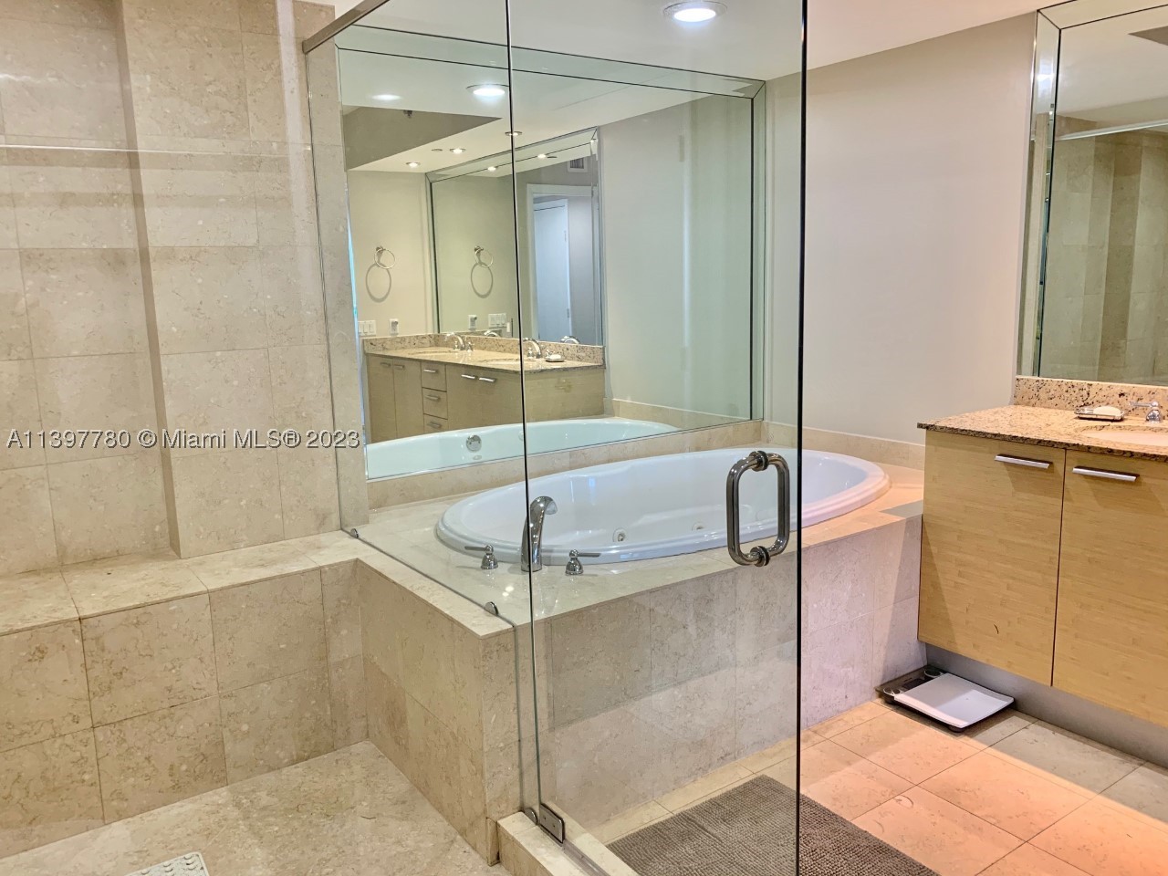 1830 S Ocean Dr #1610, Hallandale Beach FL 33009