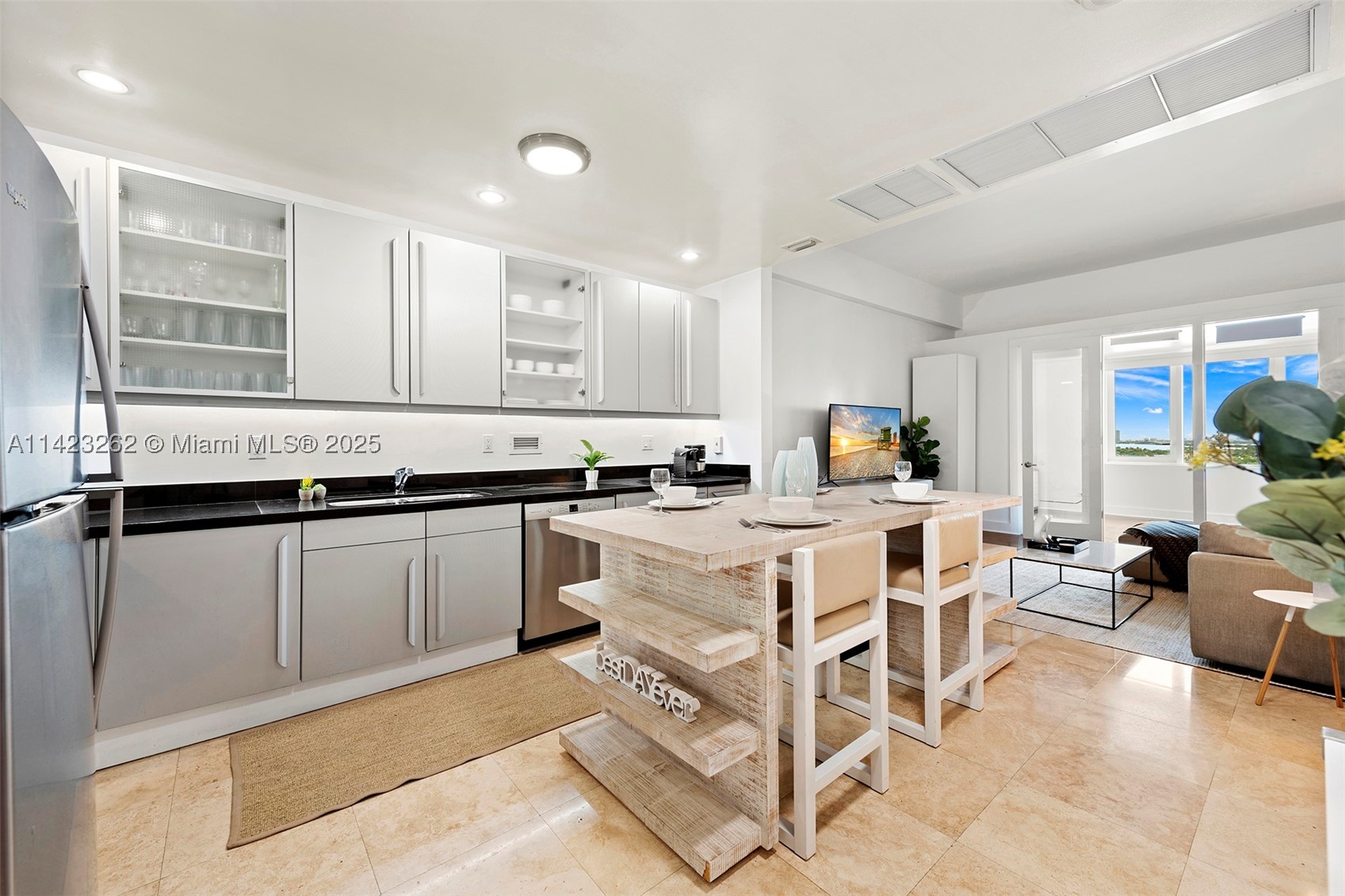 Miami Beach FL 33139 - A11423262
