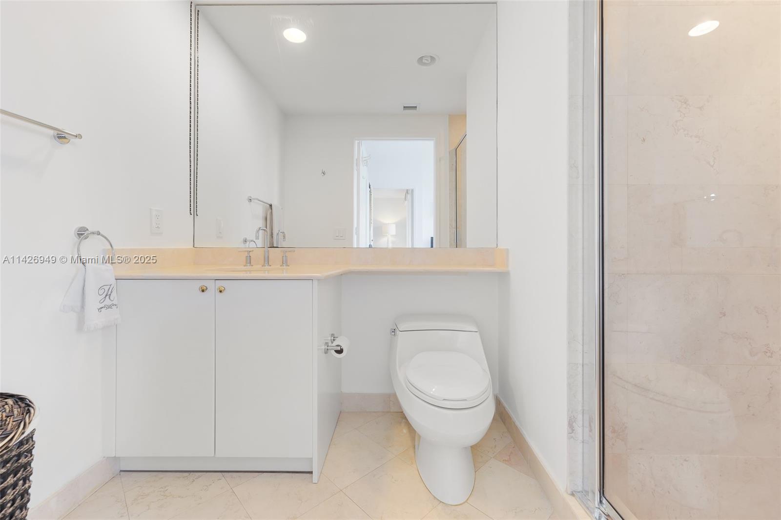 789 Crandon Blvd #403, Key Biscayne FL 33149
