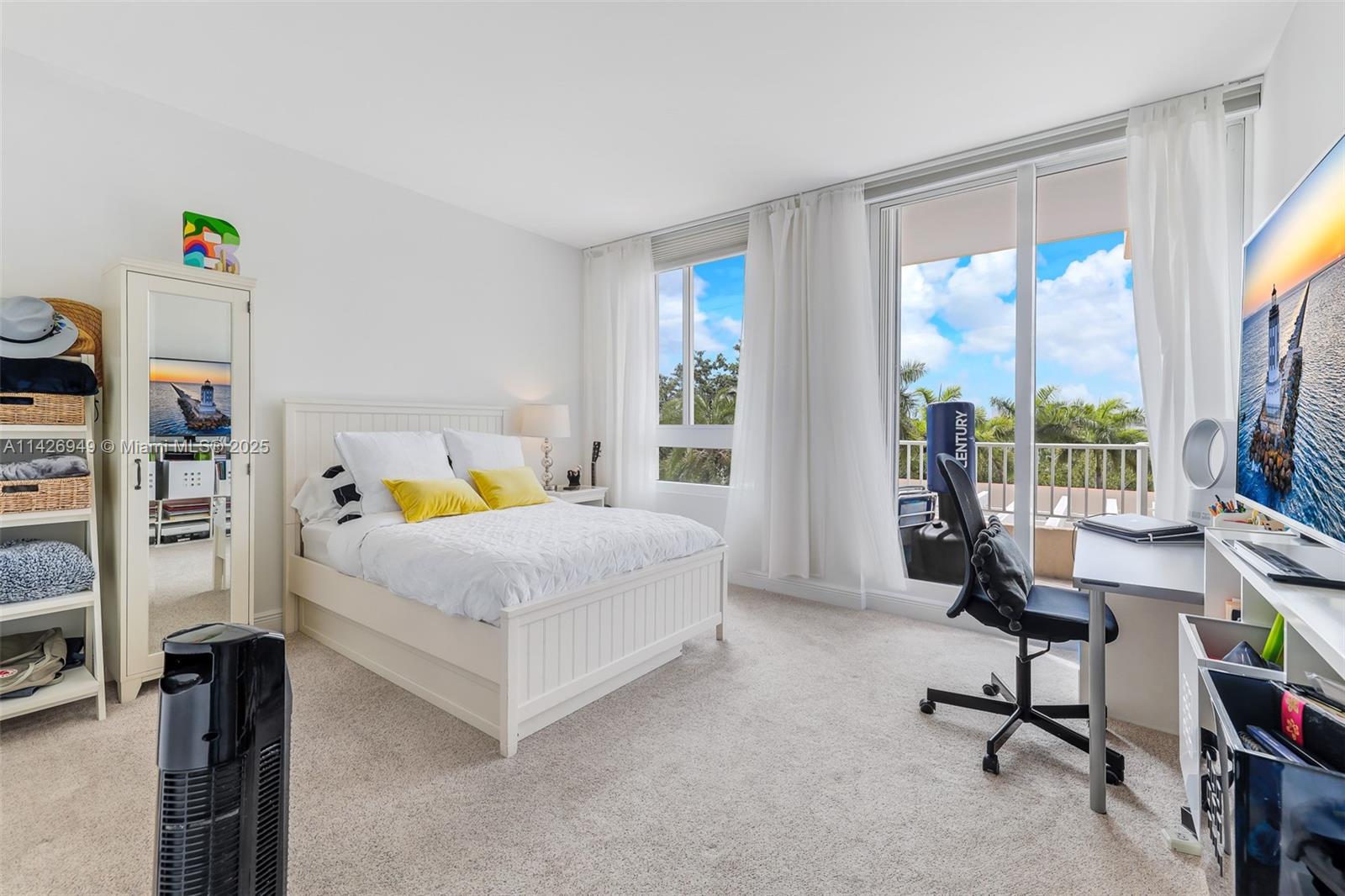 789 Crandon Blvd #403, Key Biscayne FL 33149