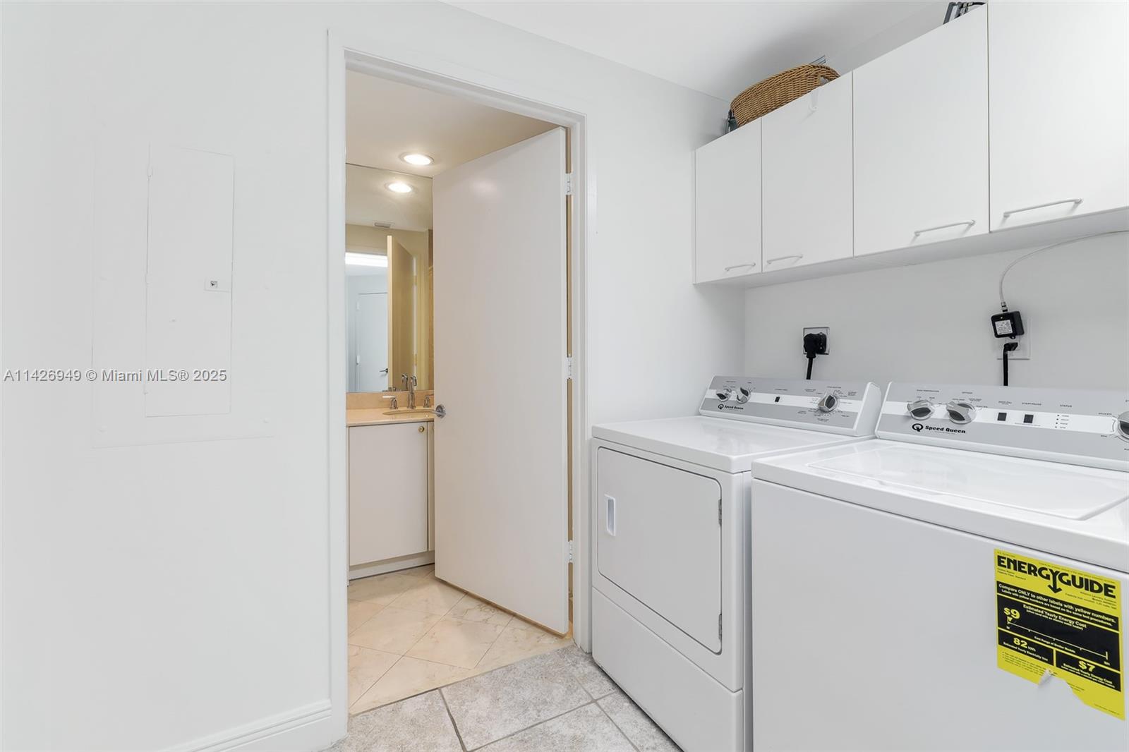 789 Crandon Blvd #403, Key Biscayne FL 33149