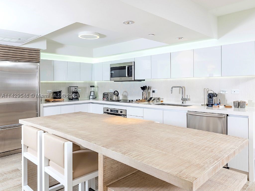 102 24th St #1006, Miami Beach FL 33139