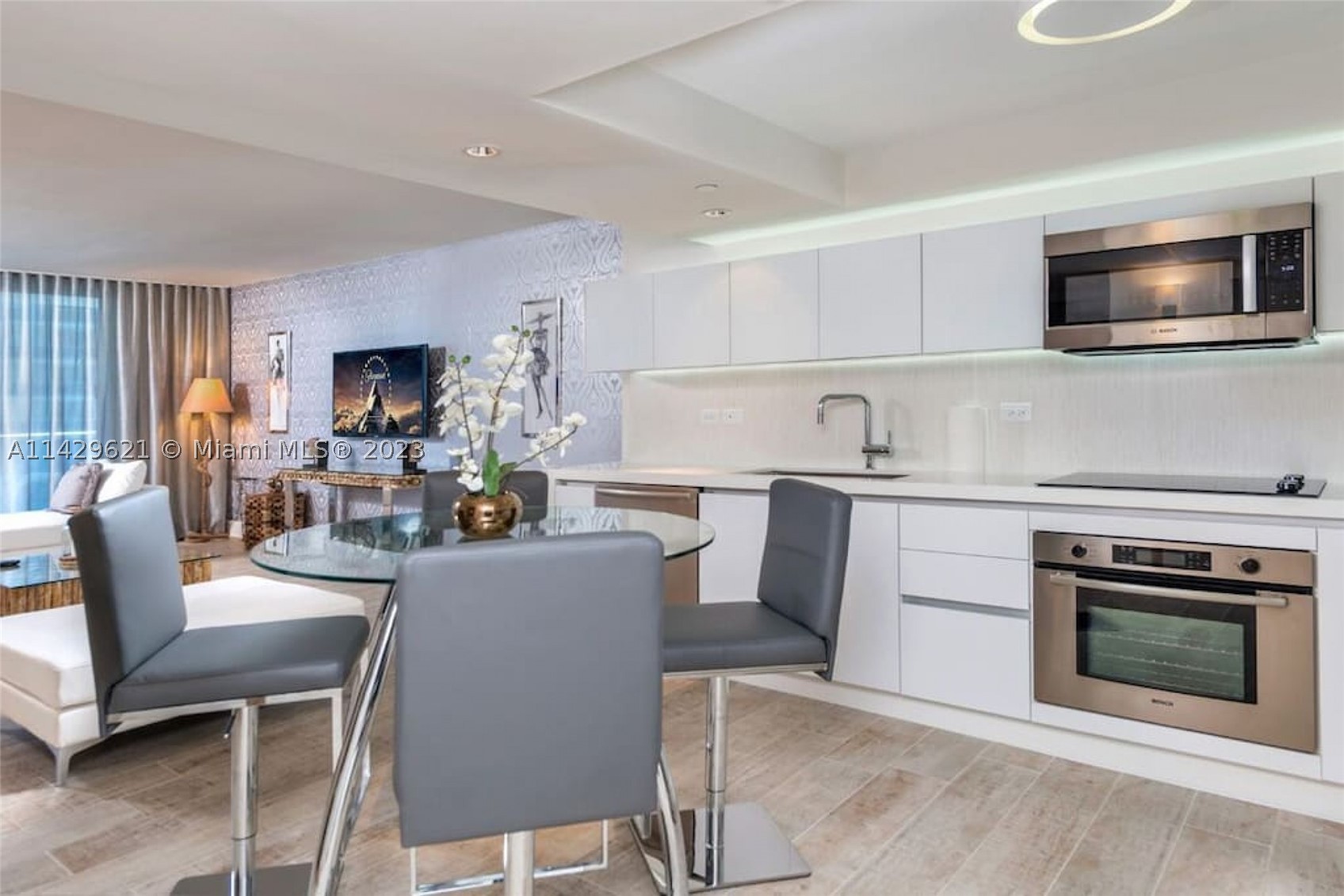 102 24th St #1108, Miami Beach FL 33139
