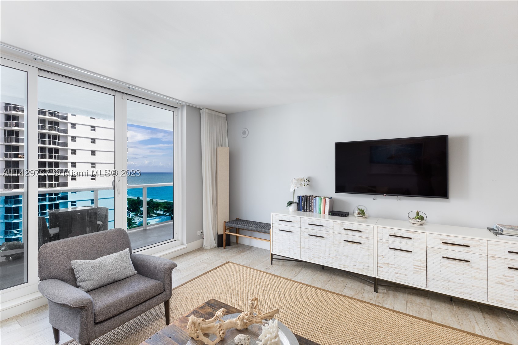 102 24th St #1013, Miami Beach FL 33139