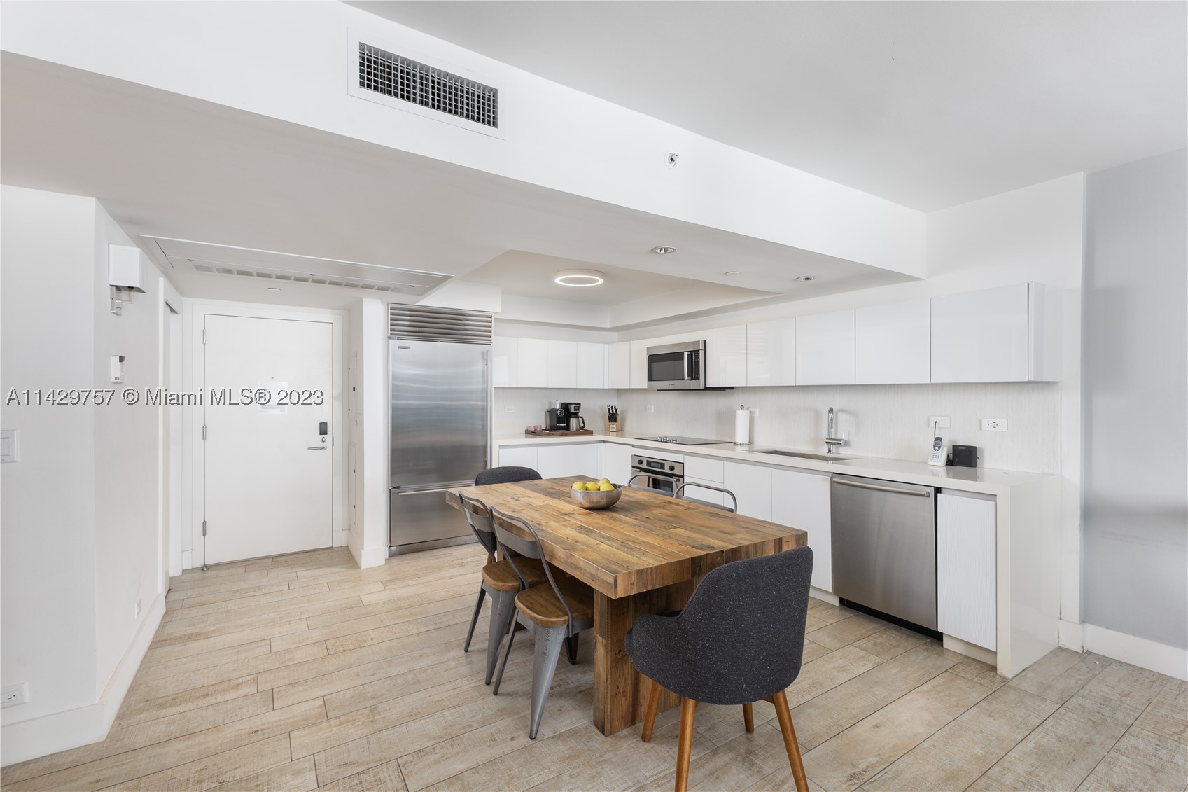 102 24th St #1013, Miami Beach FL 33139
