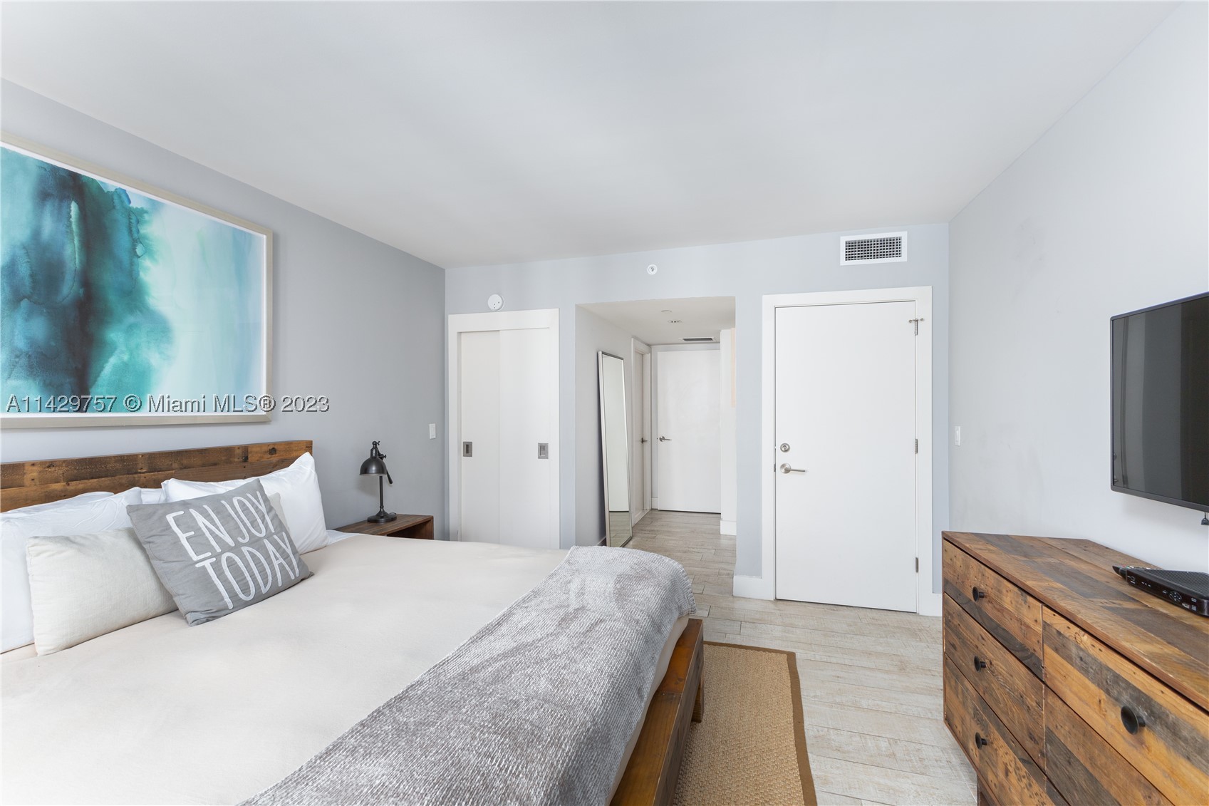 102 24th St #1013, Miami Beach FL 33139