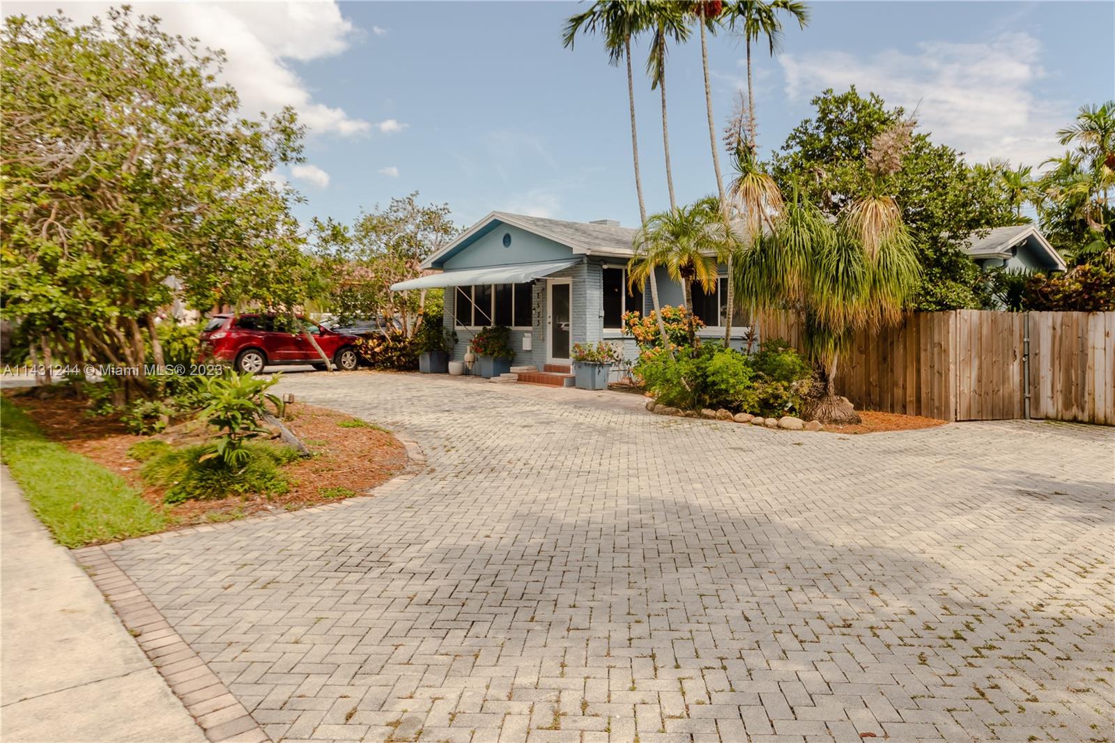 2533 Fillmore St, Hollywood FL 33020