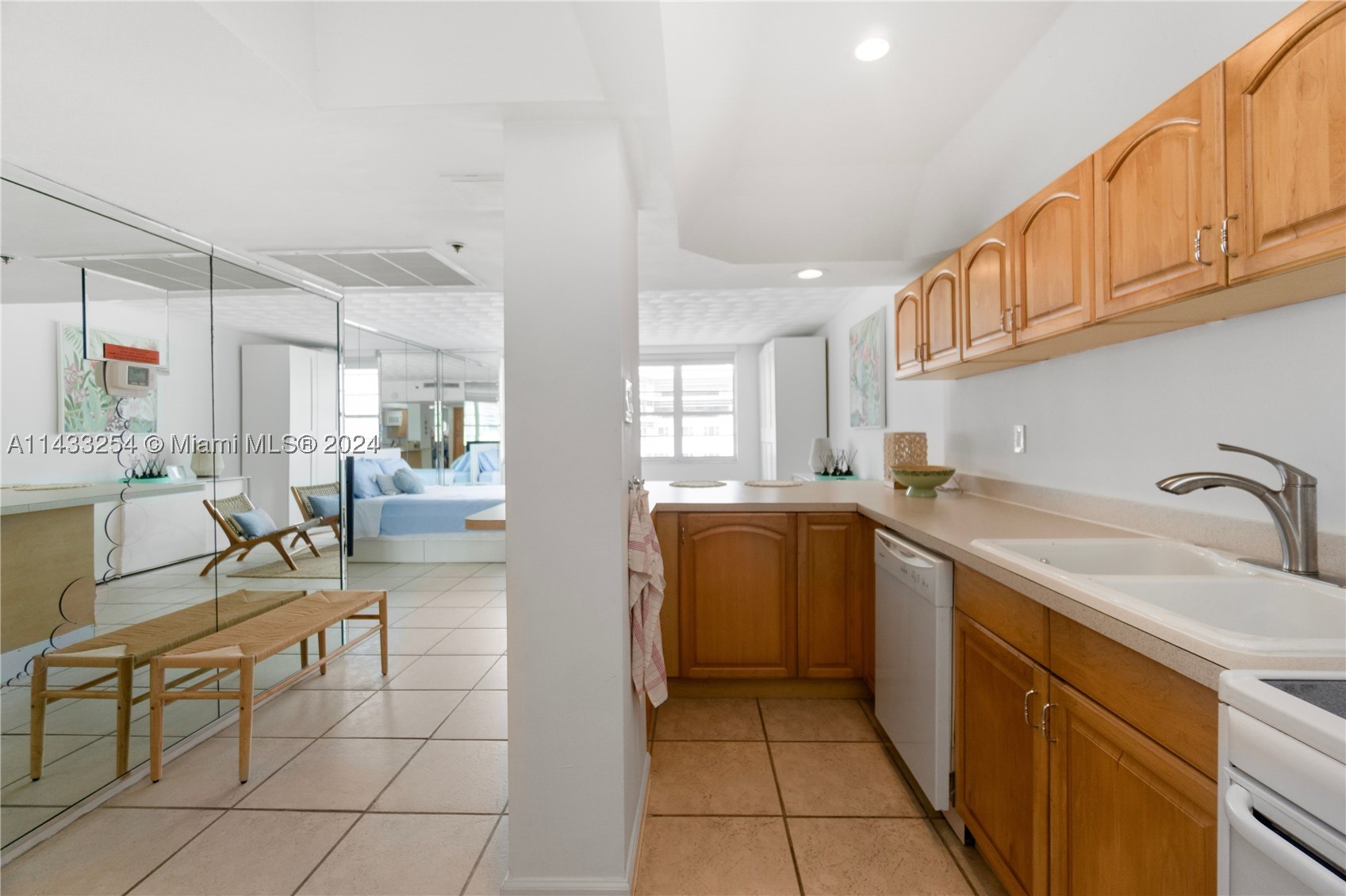 100 Lincoln Rd #1039, Miami Beach FL 33139
