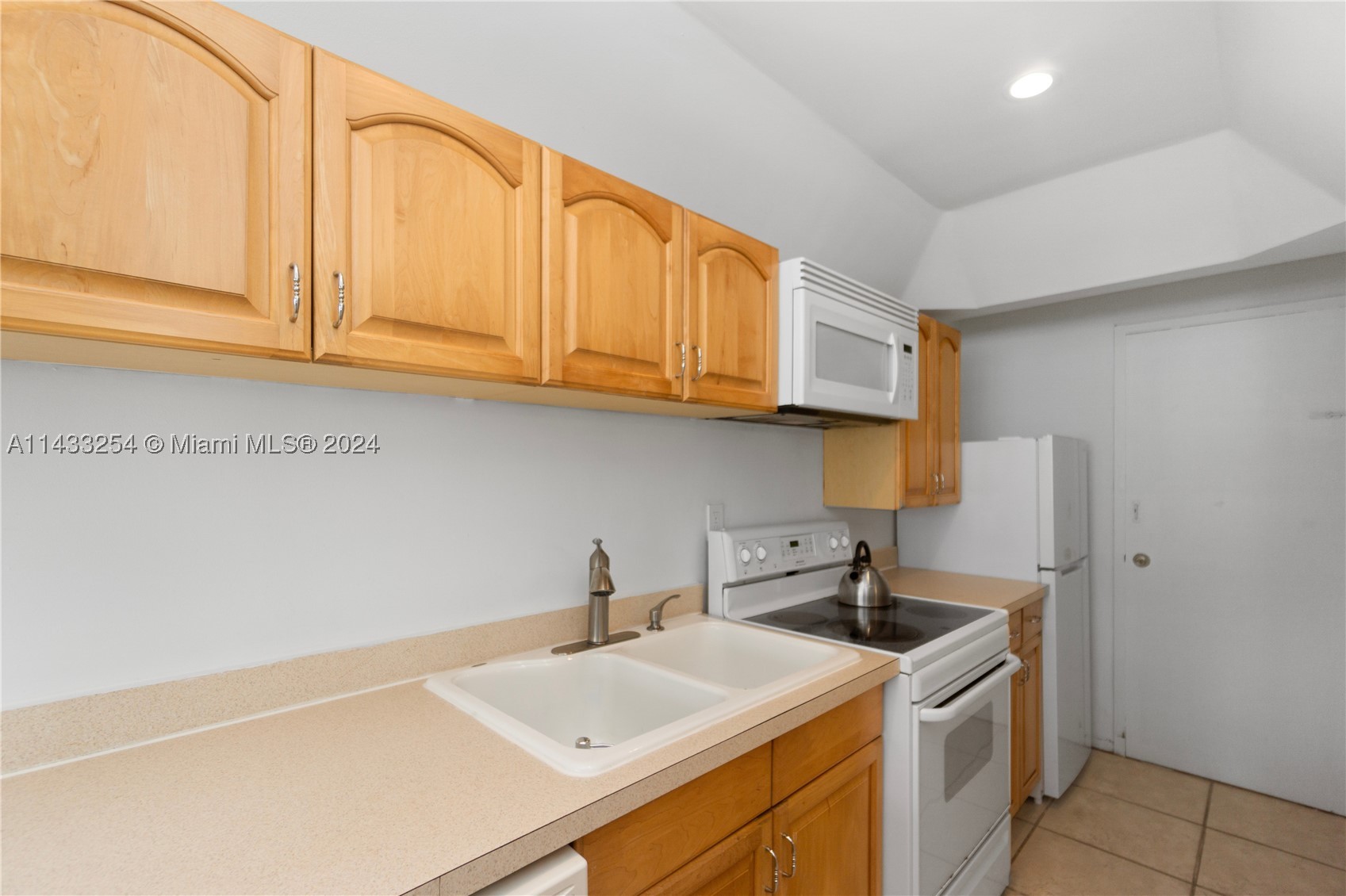100 Lincoln Rd #1039, Miami Beach FL 33139