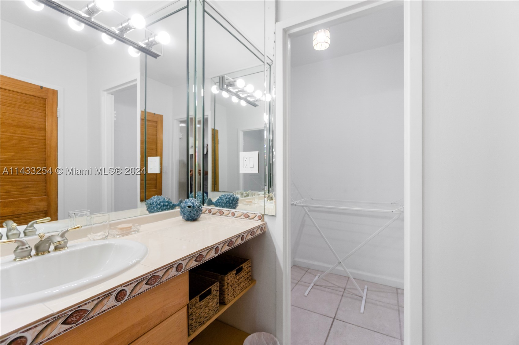 100 Lincoln Rd #1039, Miami Beach FL 33139