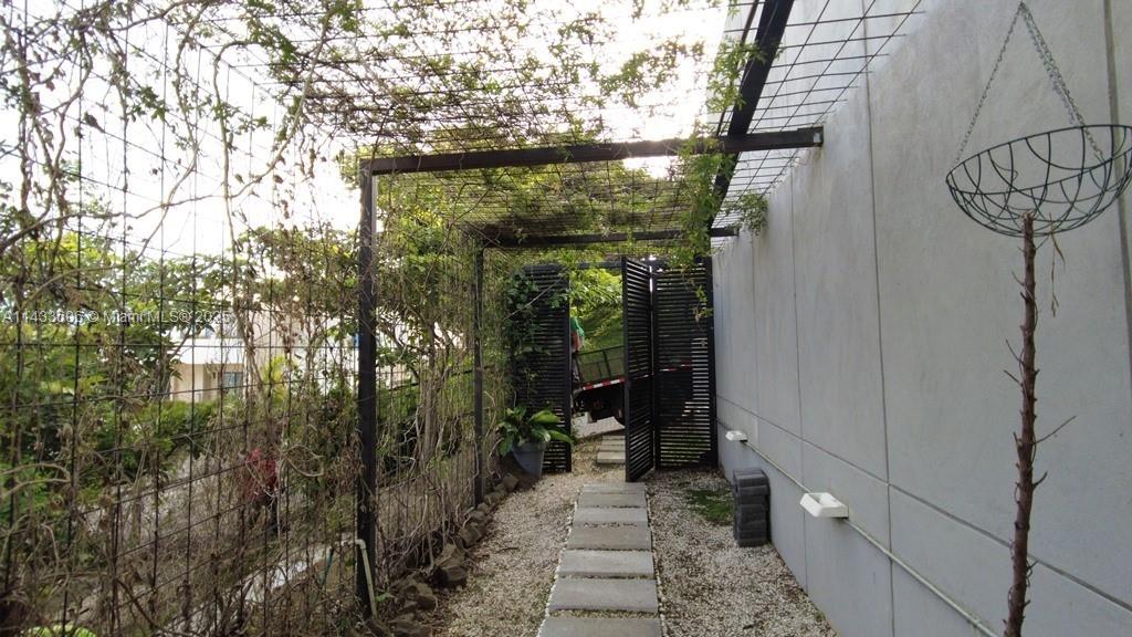 46 Cerro Real Alto Las Palomas, , CO