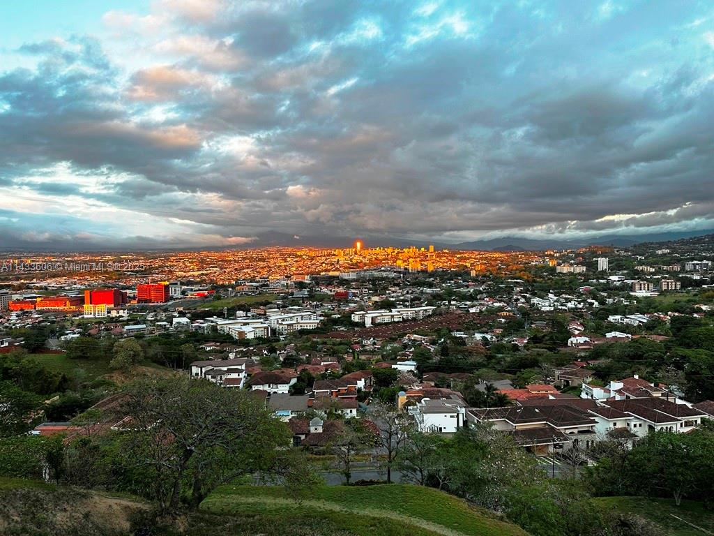 46 Cerro Real Alto Las Palomas, , CO