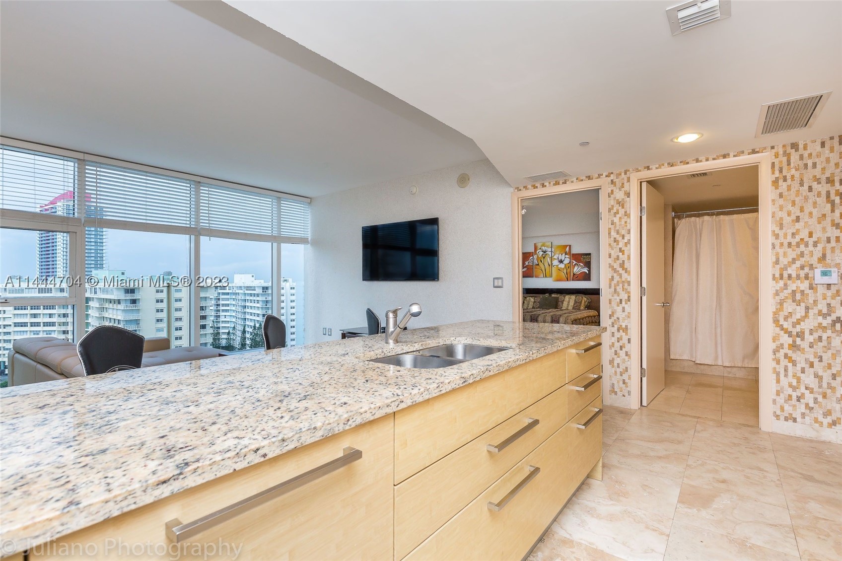 1830 S Ocean Dr #1107, Hallandale Beach FL 33009