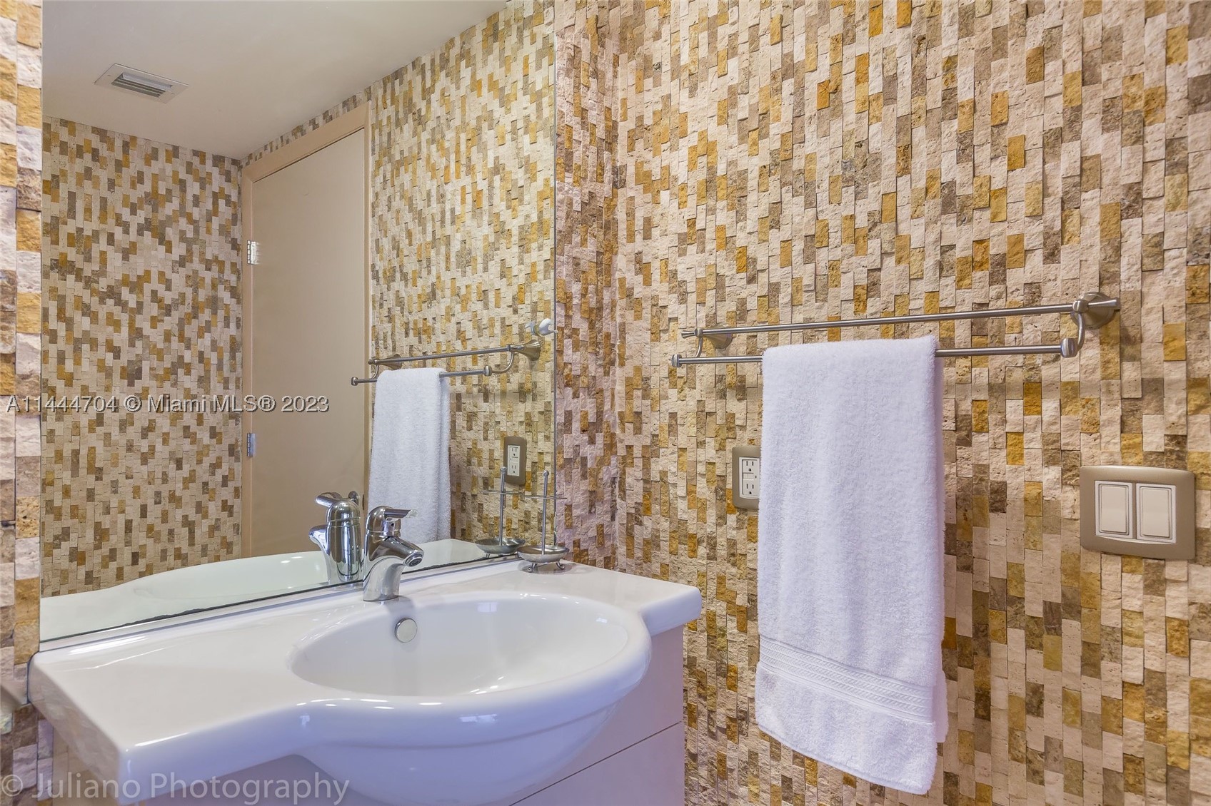1830 S Ocean Dr #1107, Hallandale Beach FL 33009