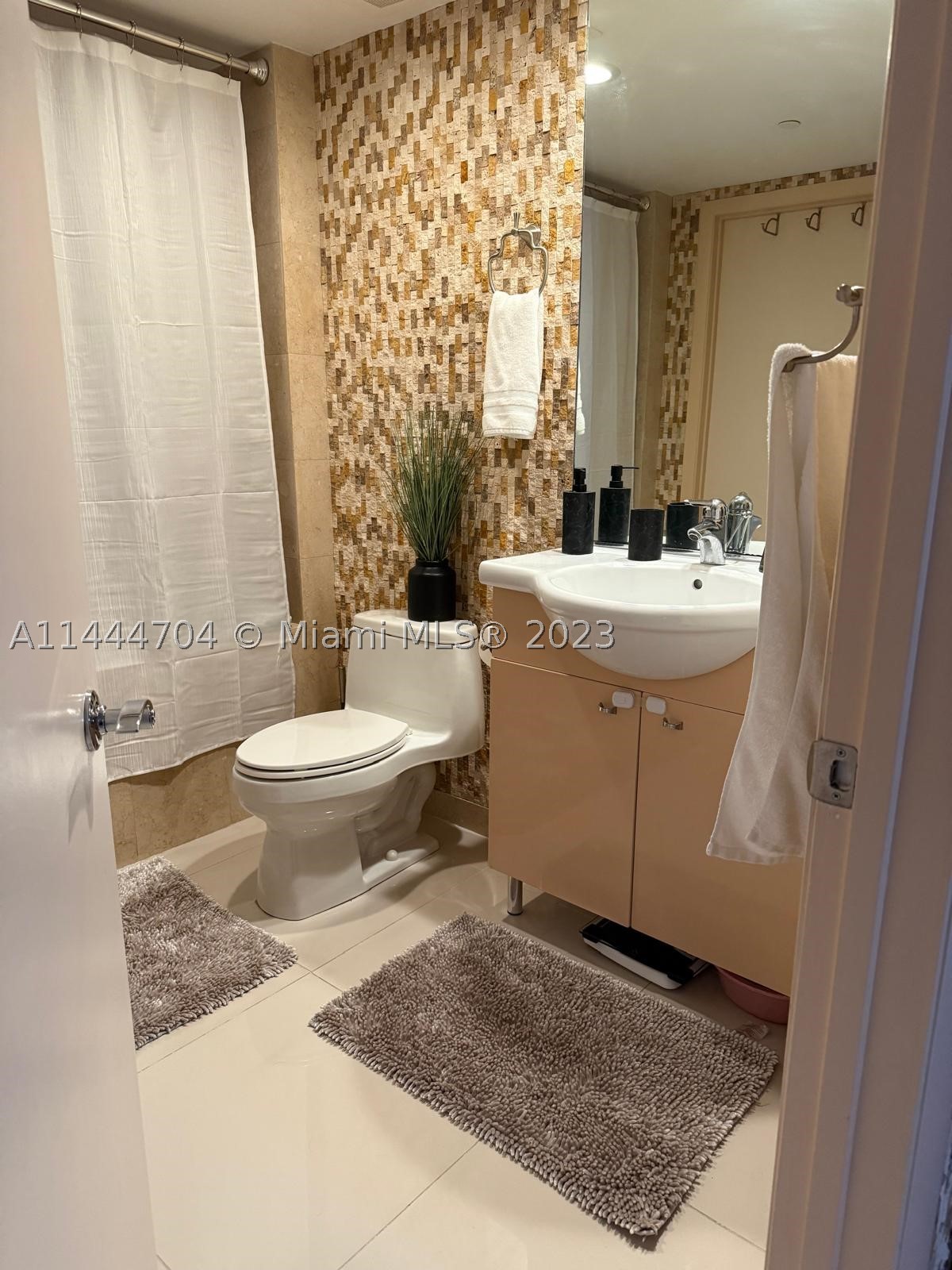 1830 S Ocean Dr #1107, Hallandale Beach FL 33009