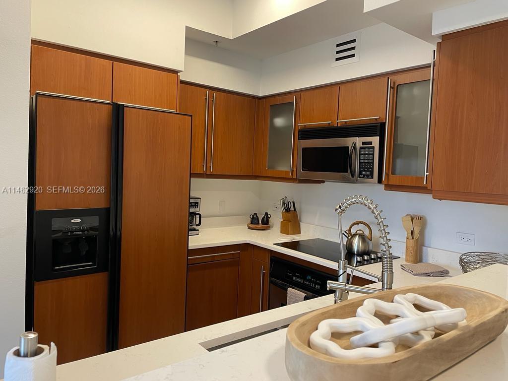 2069 S Ocean Dr #TH12, Hallandale Beach FL 33009