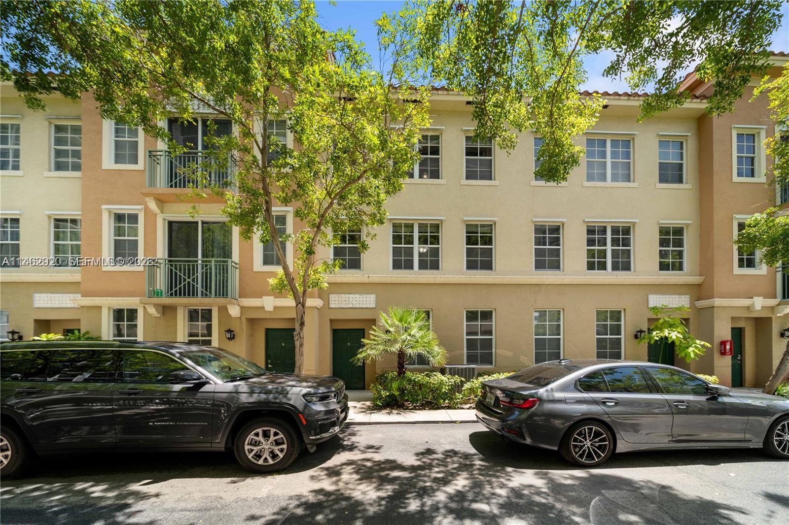 2069 S Ocean Dr #TH12, Hallandale Beach FL 33009