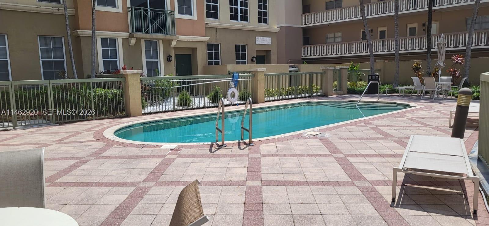 2069 S Ocean Dr #TH12, Hallandale Beach FL 33009