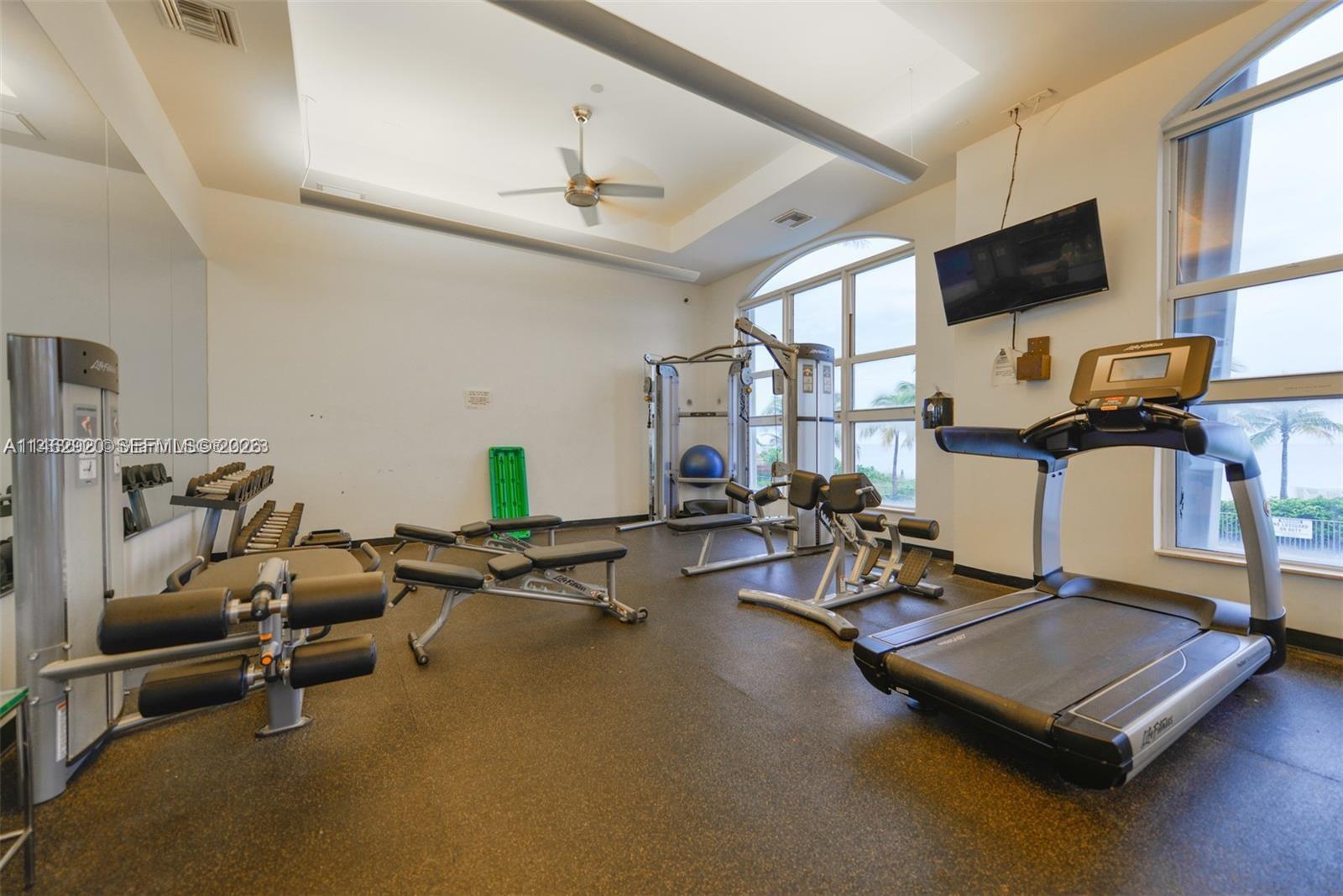 2069 S Ocean Dr #TH12, Hallandale Beach FL 33009