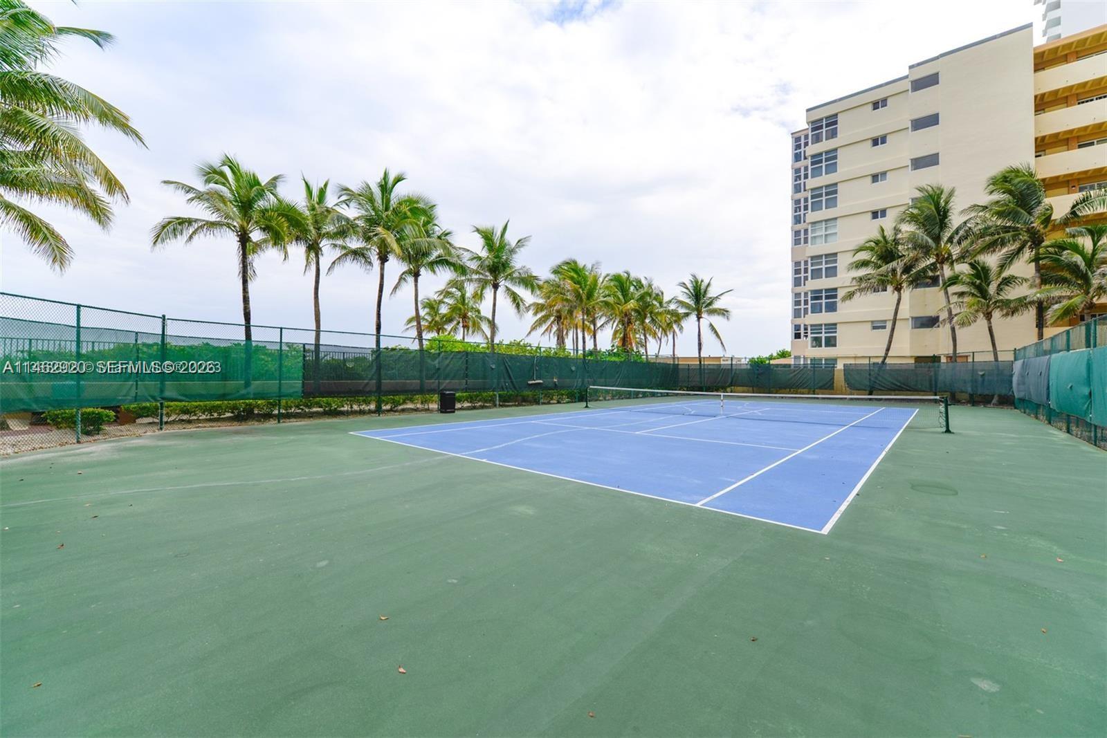 2069 S Ocean Dr #TH12, Hallandale Beach FL 33009