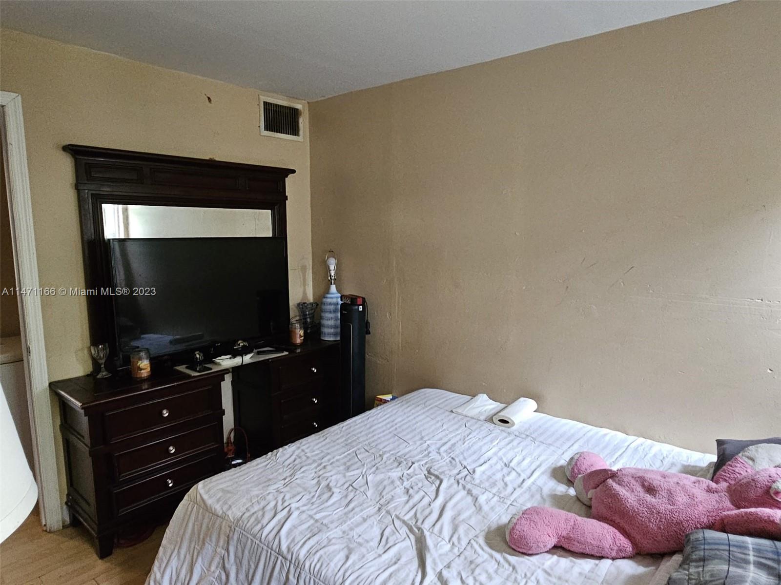 1817 NW 25th Ave, Fort Lauderdale FL 33311