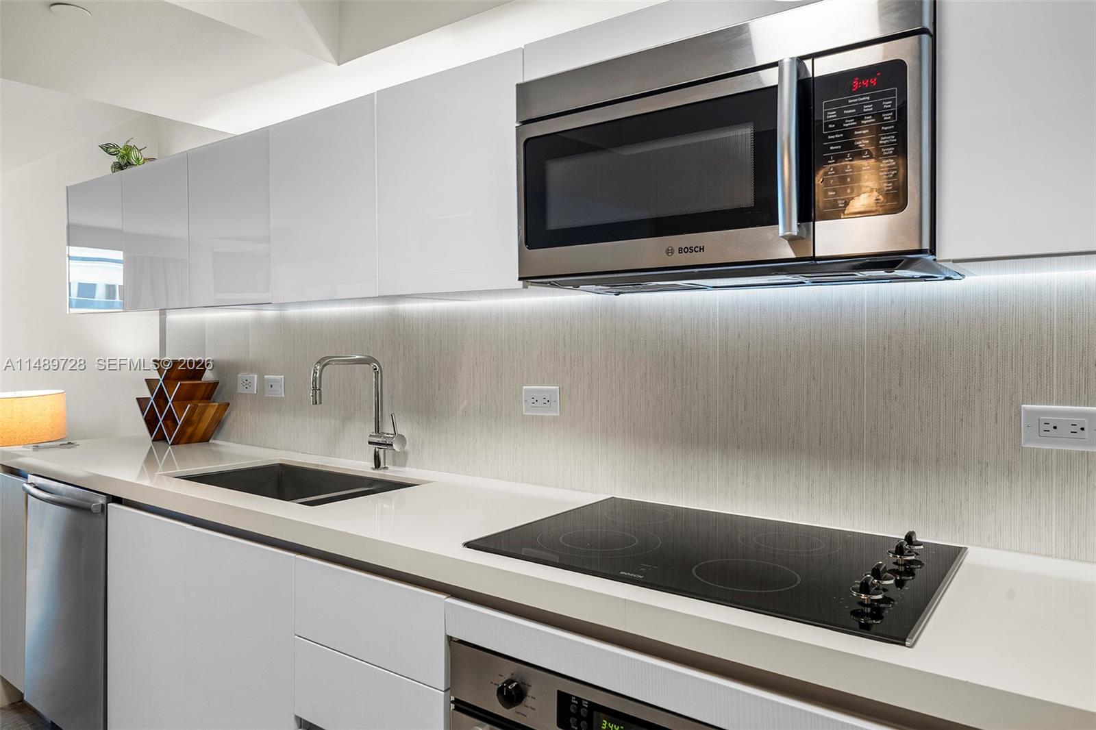 102 24th St #1412, Miami Beach FL 33139