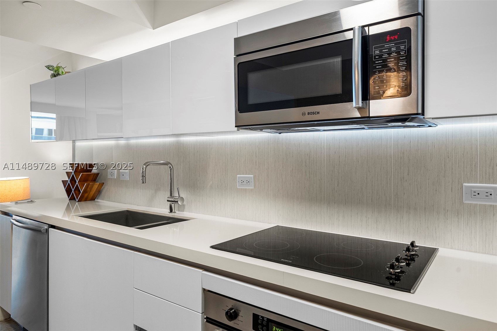 102 24th St #1412, Miami Beach FL 33139