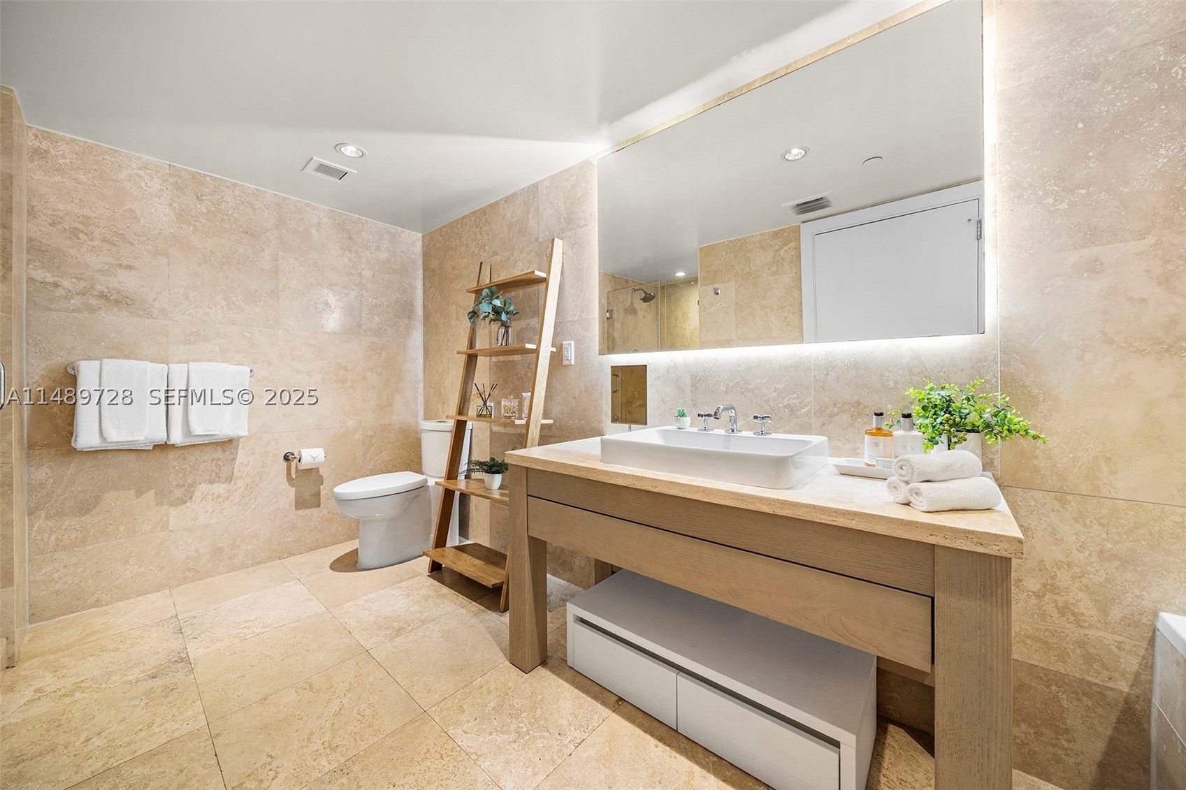 102 24th St #1412, Miami Beach FL 33139