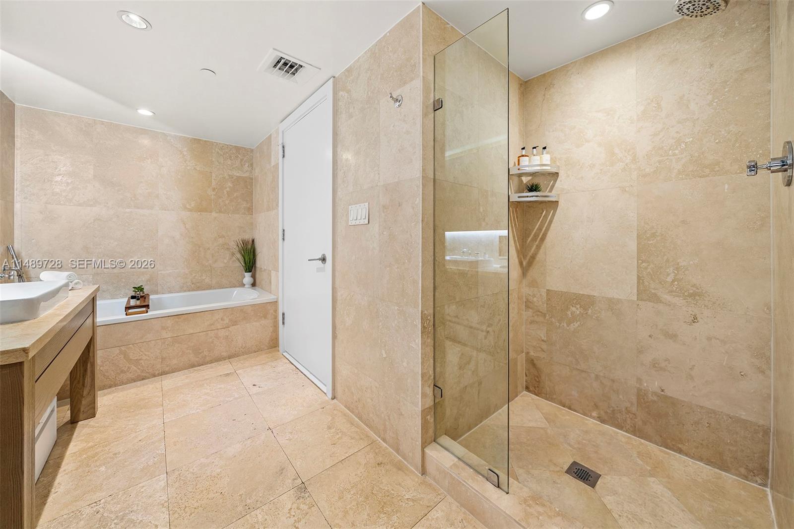 102 24th St #1412, Miami Beach FL 33139