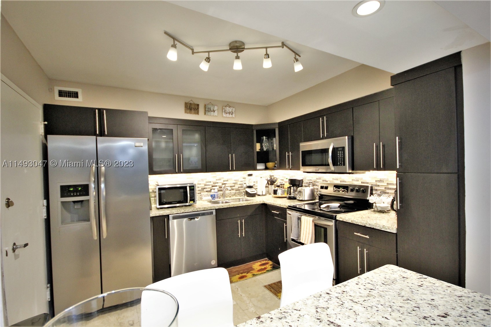 5161 Collins Ave #1610, Miami Beach FL 33140