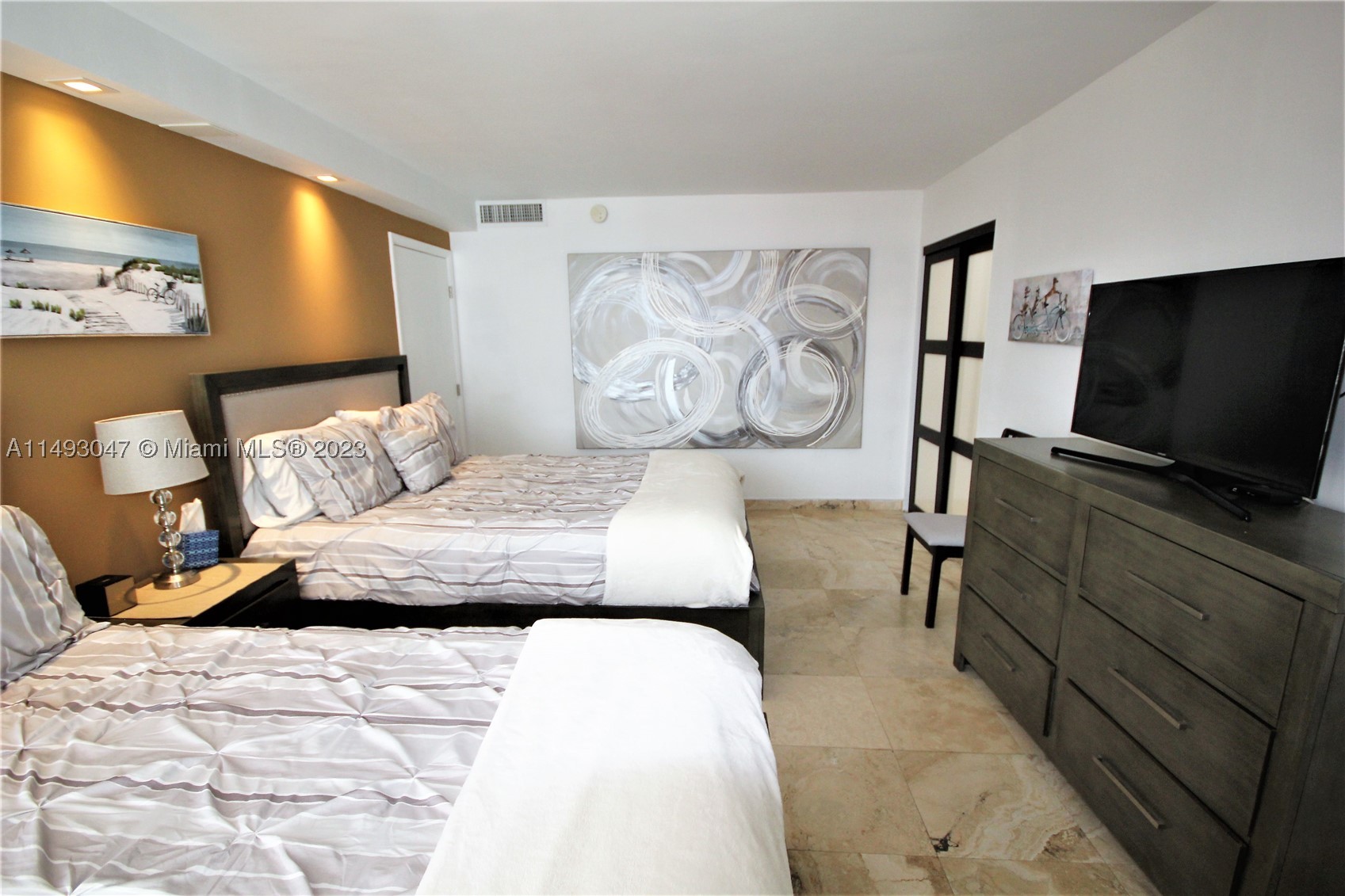5161 Collins Ave #1610, Miami Beach FL 33140