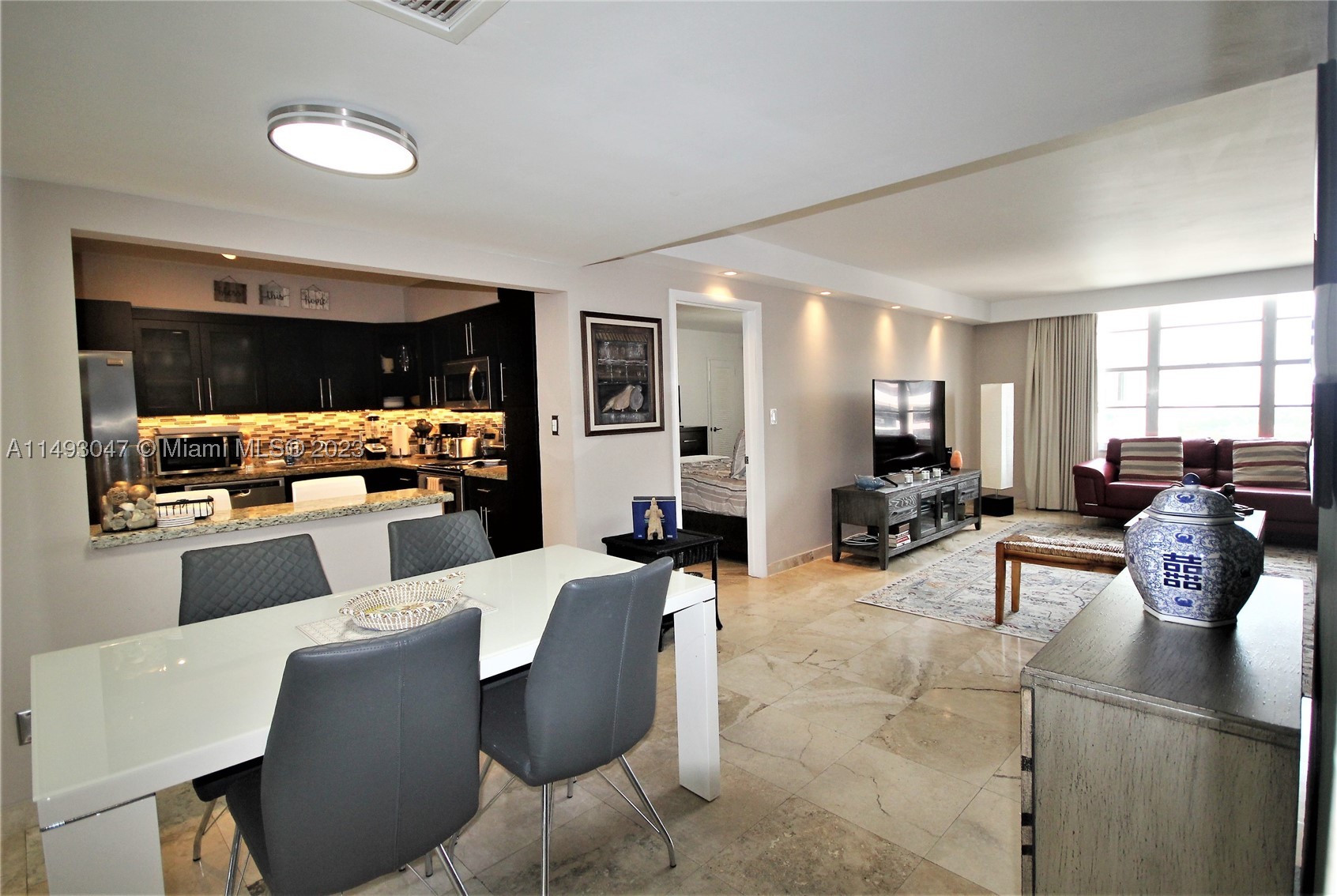 5161 Collins Ave #1610, Miami Beach FL 33140