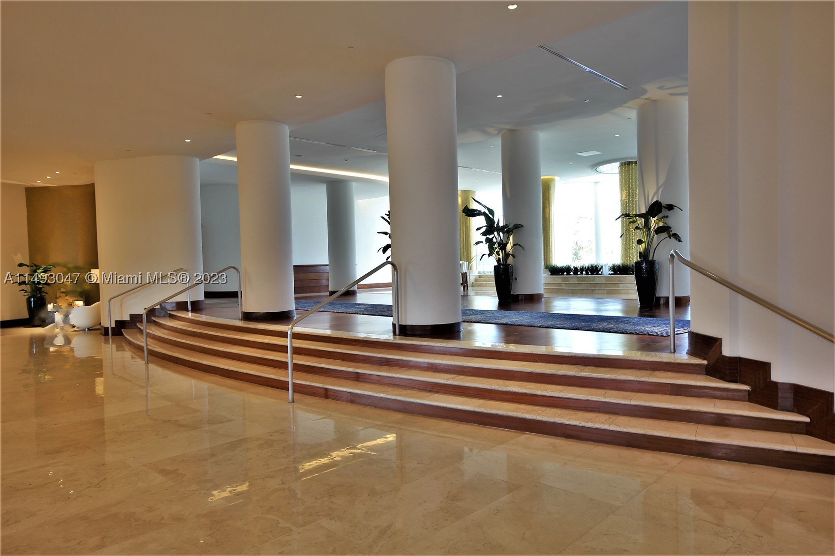 5161 Collins Ave #1610, Miami Beach FL 33140