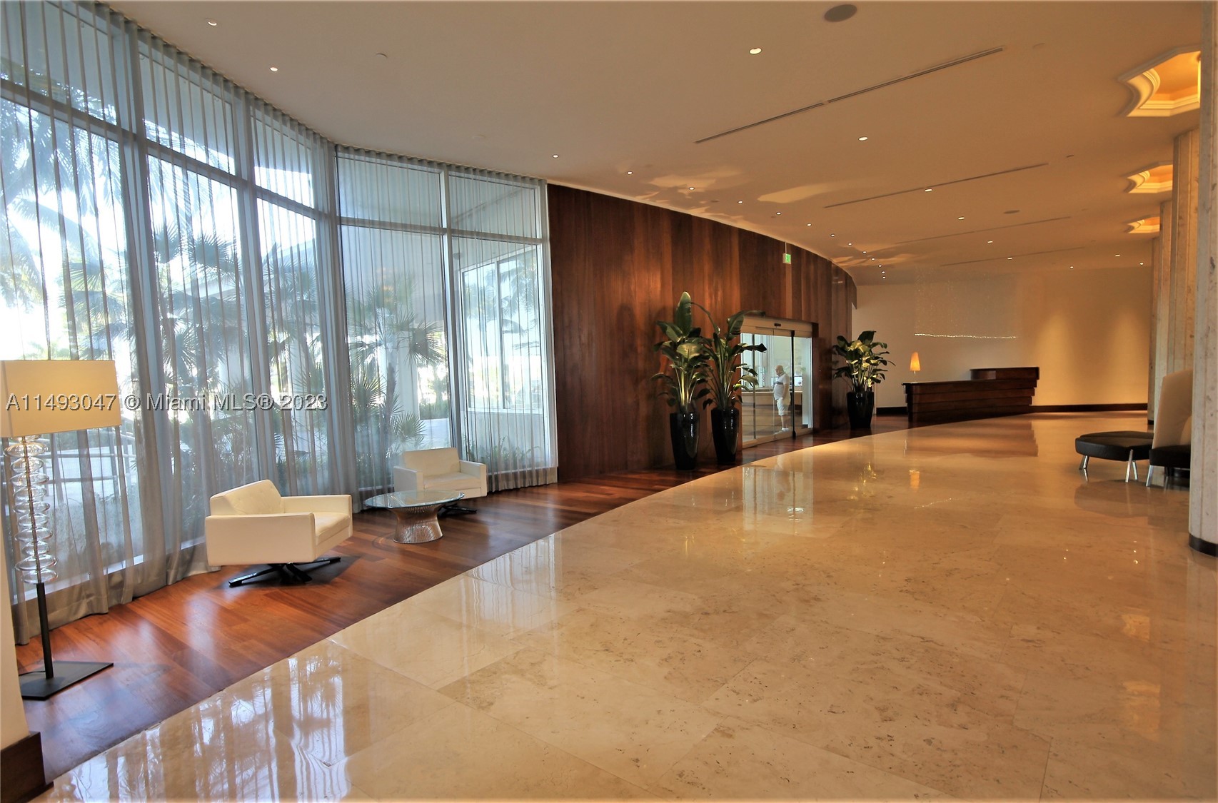 5161 Collins Ave #1610, Miami Beach FL 33140
