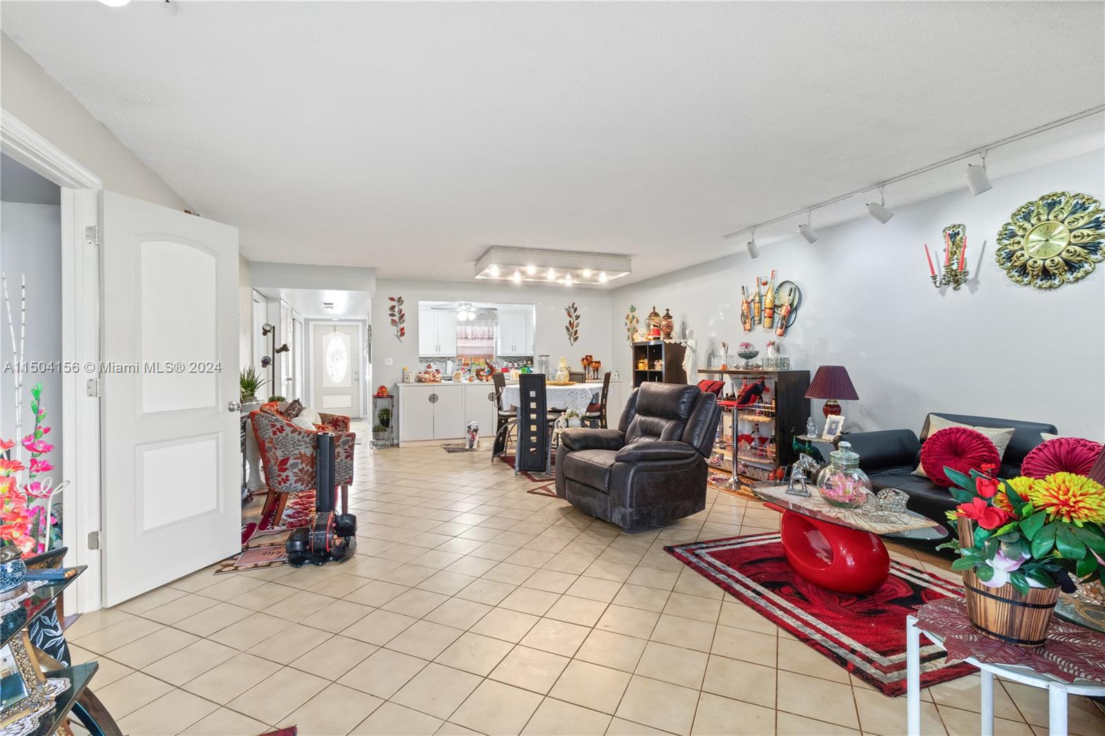 281 S Hollybrook Dr #103, Pembroke Pines FL 33025