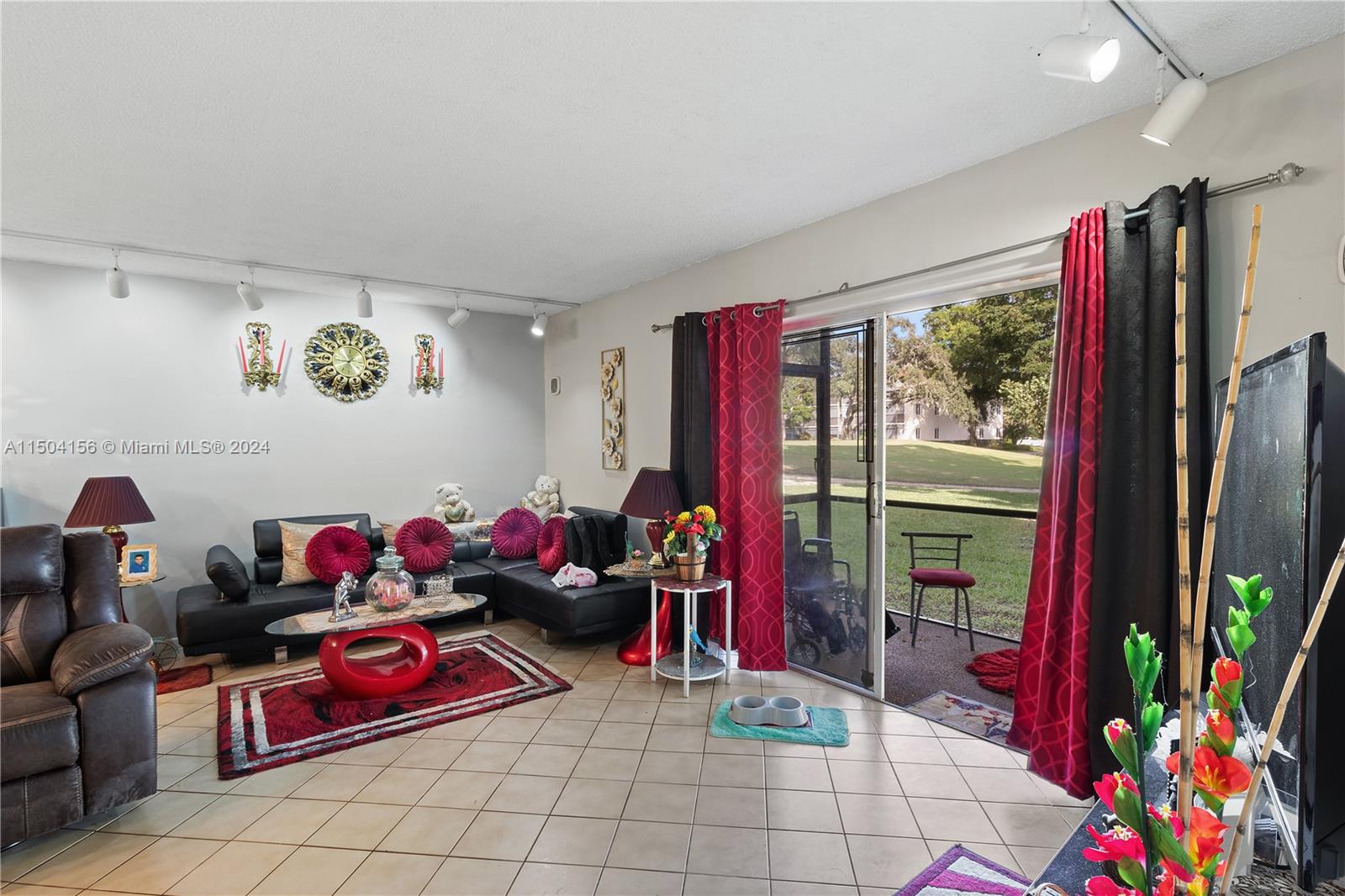 281 S Hollybrook Dr #103, Pembroke Pines FL 33025