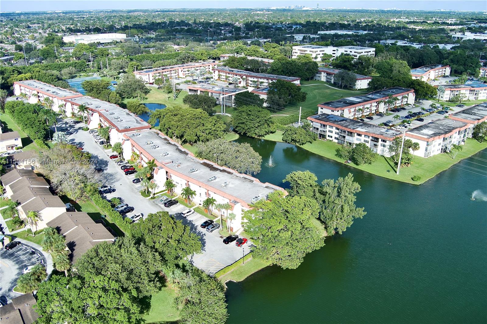 281 S Hollybrook Dr #103, Pembroke Pines FL 33025