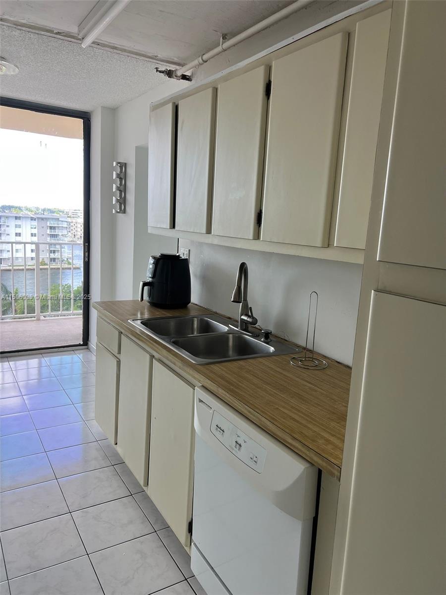 290 174th St #702, Sunny Isles Beach FL 33160