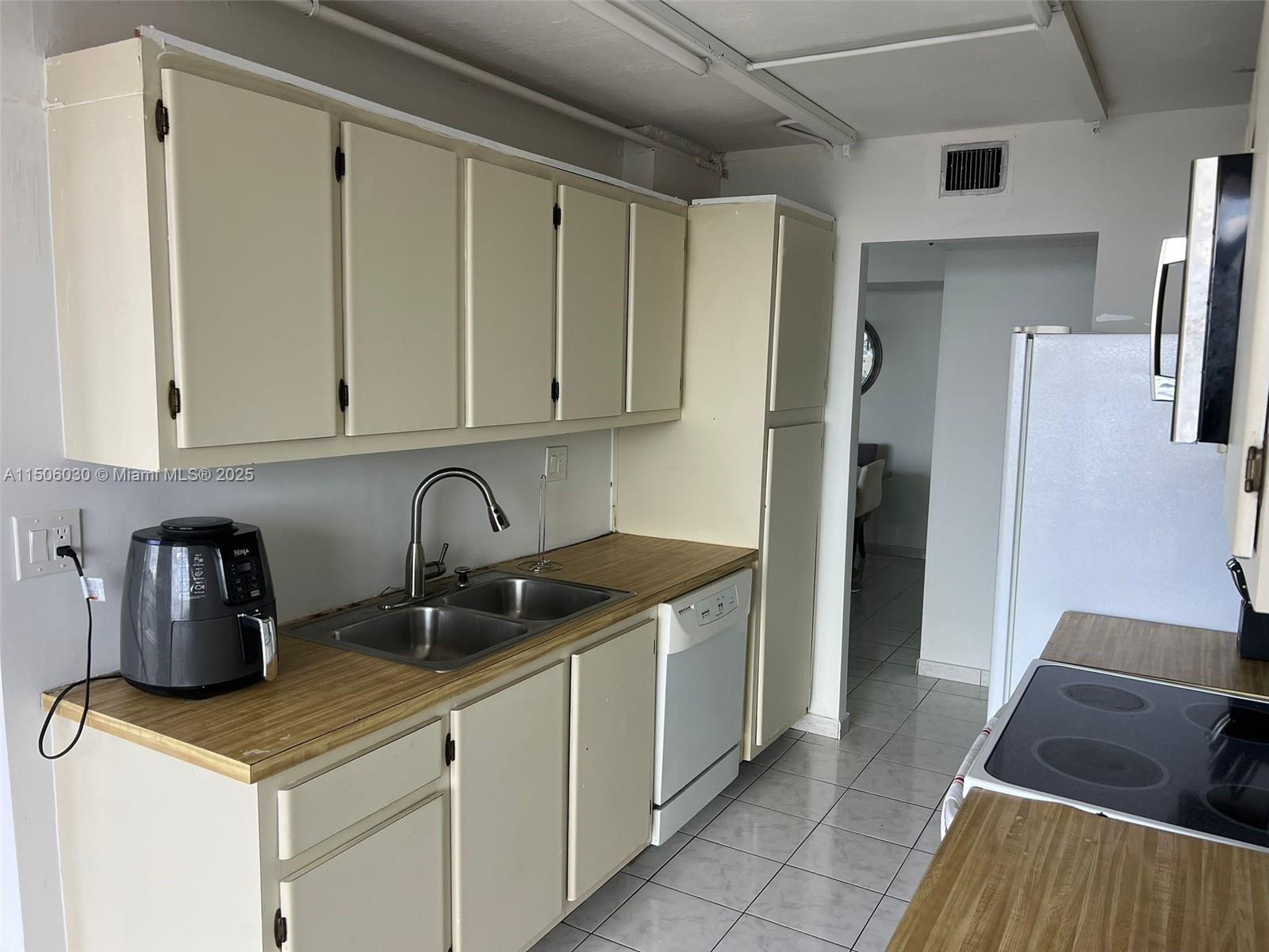 290 174th St #702, Sunny Isles Beach FL 33160