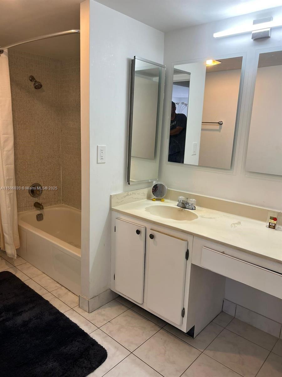 290 174th St #702, Sunny Isles Beach FL 33160