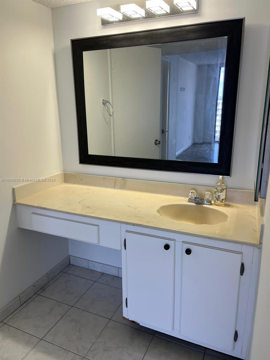 290 174th St #702, Sunny Isles Beach FL 33160
