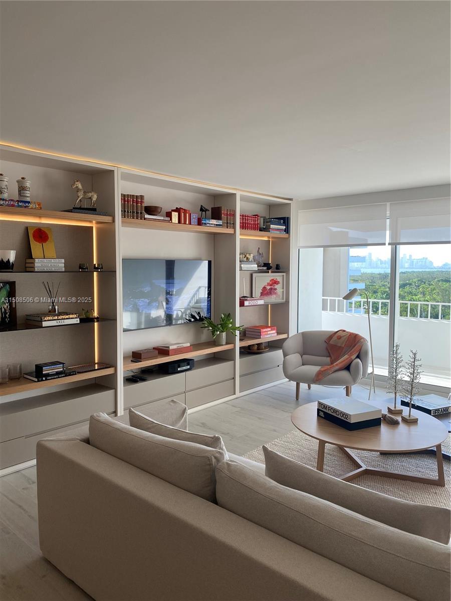 199 Ocean Lane Dr #1112, Key Biscayne FL 33149